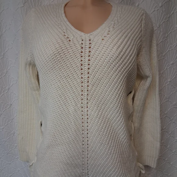 John + Jenn Cream V-Neck Sweaterwomen Size M - Picture 10 of 16